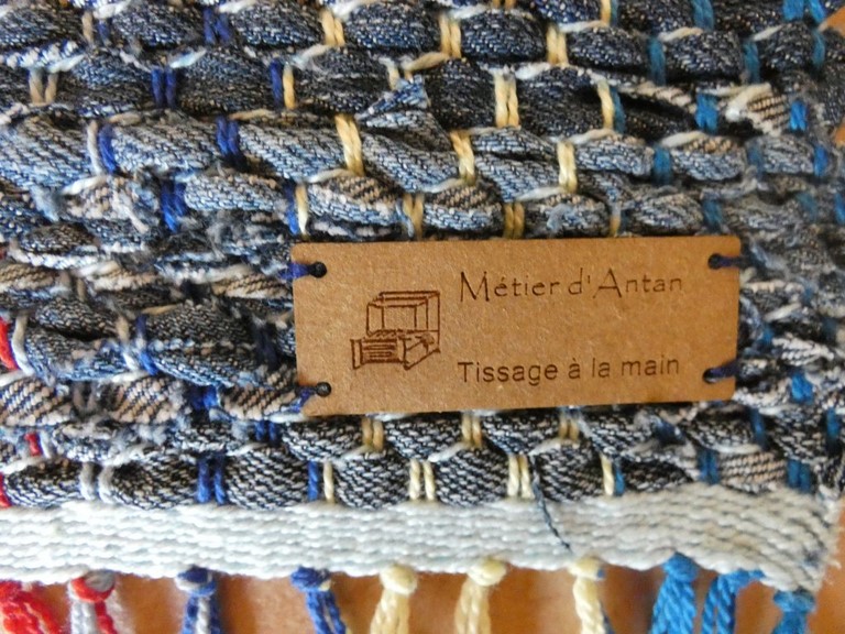 Métier d'Antan: Tapis tissé en t-shirts coton recyclés