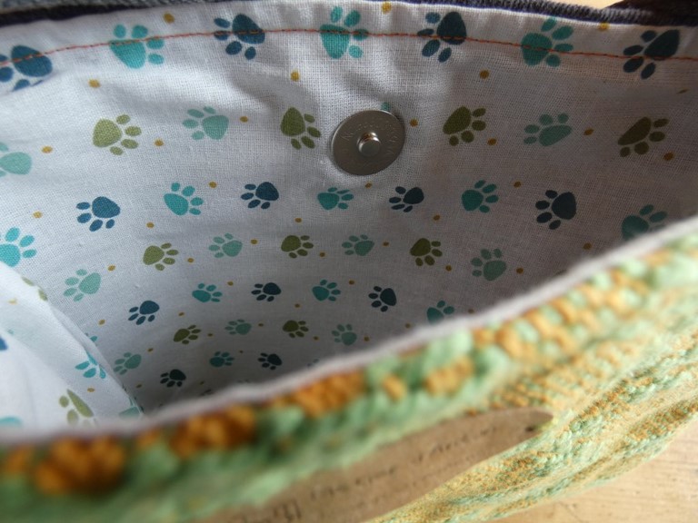 Métier d'antan: Sac tissé avec jeans recyclé