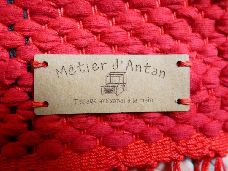 Métier d'Antan: Tapis tissé en t-shirts recyclés