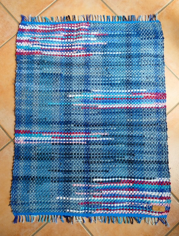 Métier d'Antan: Tapis tissé en jeans recyclés