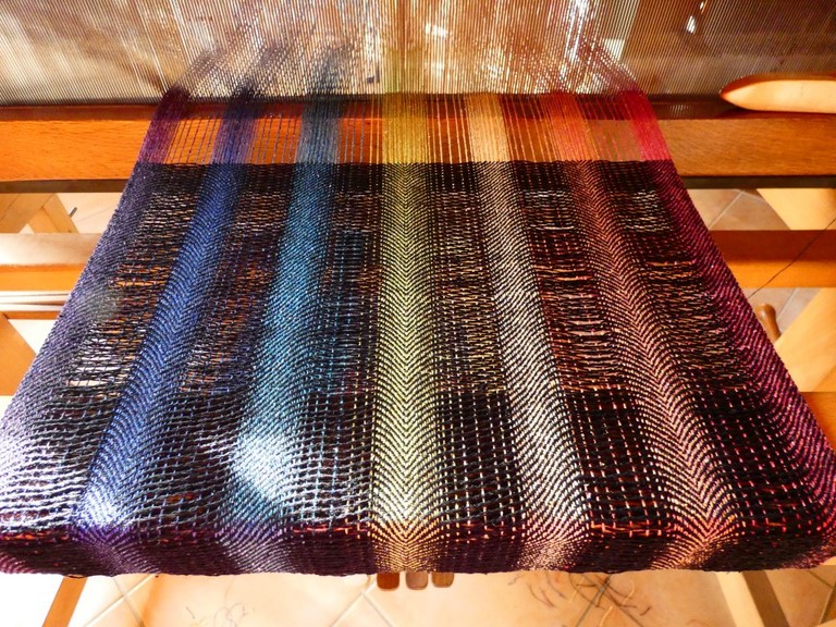 Métier d'Antan: Echarpe tissée en soie sauvageMétier d'Antan: Echarpe tissée en soie sauvage