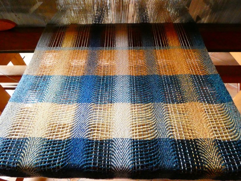 Métier d'Antan: Echarpe tissée en soie sauvage