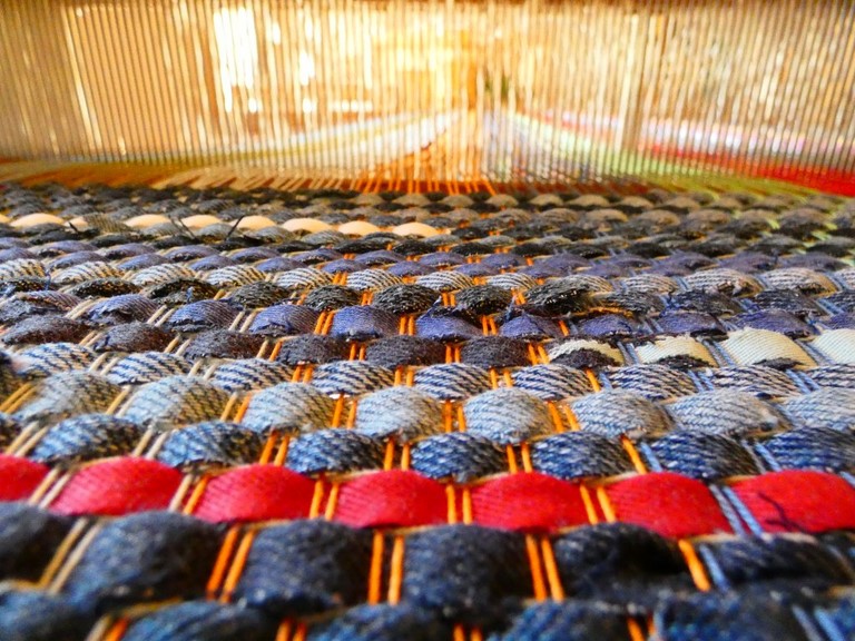 Tapis tissé avec des jeans Métier d'Antan: Tapis tissé avec des jeans