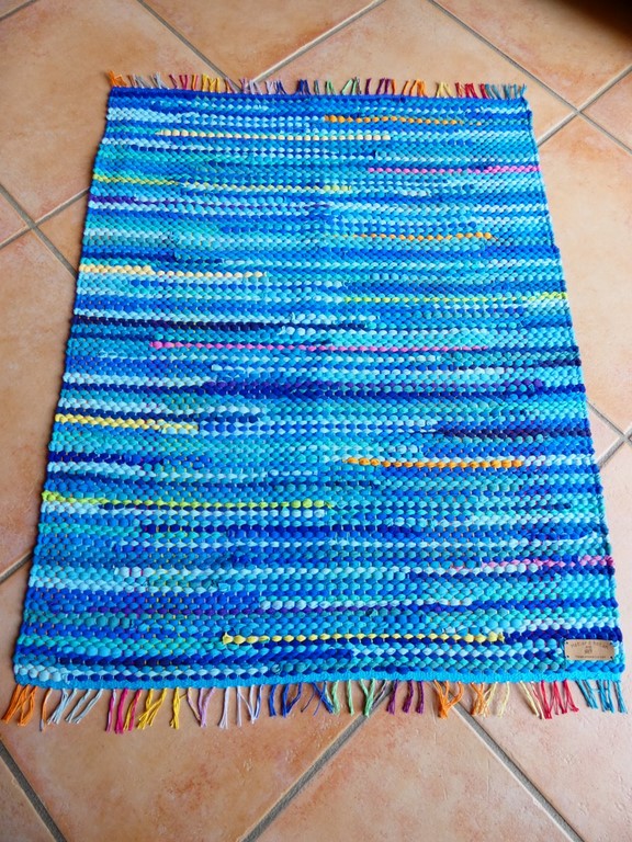 Métier d'Antan: Tapis tissé en t-shirts recyclés